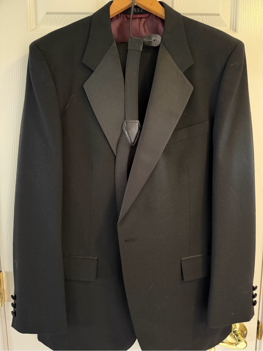 Men's Vintage Black Tuxedo (full)